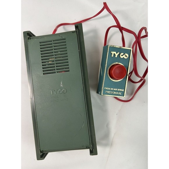 VINTAGE TYCO HO SCALE TRAIN 3 Box Cars & Button Horn Untested Good Shape - Picture 6 of 8